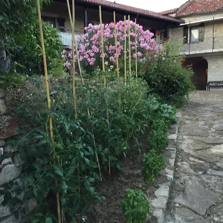 Villa Langhe Countryhouse Cascina Marenco